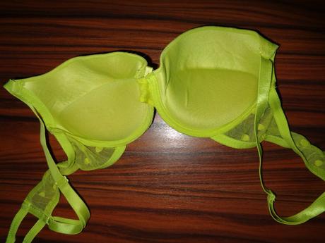 Svítivě zelená podprsenka s puntíky- 85 c-push-up, 85c