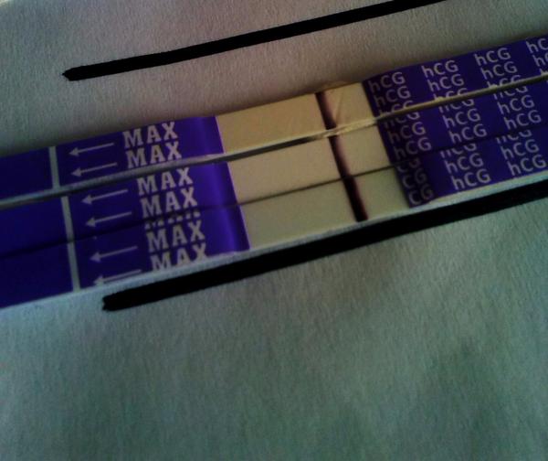 Je tam něco nebo se mi to zdá? Přiloženy fotky