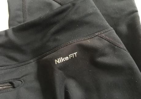 Vel. 40 černé sportovní dámské tepláky, nike,40