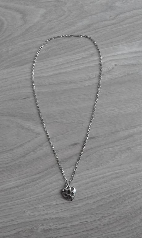 893 - řetízek se srdíčkem,