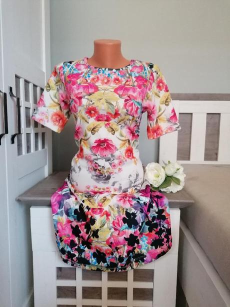 Květované šaty, atmosphere,38