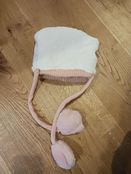 Čepička pohyblivé uši., 