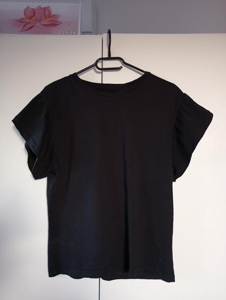 Slavnostní černé triko s volány, gate,40