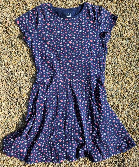 N76	dívčí bavlněné šaty srdíčka vel. 152, f&f,152