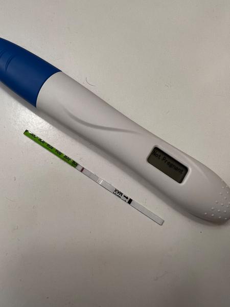 Může být slabá čárka na testu známkou těhotenství?