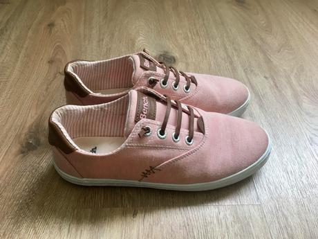 Tenisky, 35