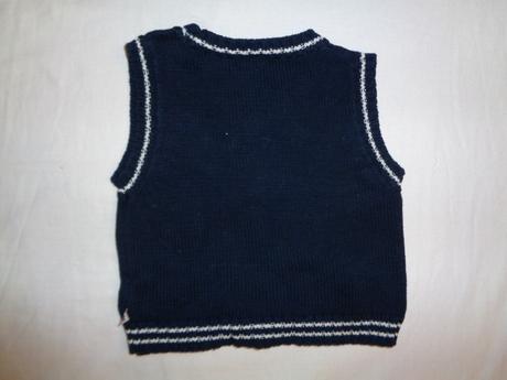 Krásná tmavěmodrá přízová vesta, 62