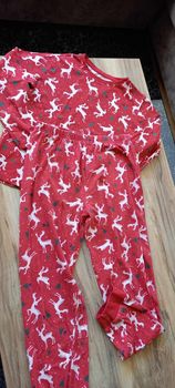 Vánoční pyžamo, 152