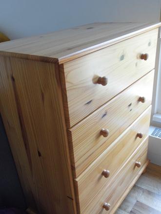 Dřevěná komoda, 