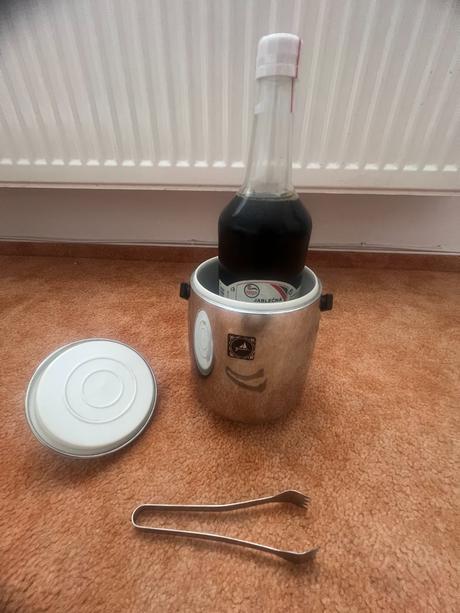 Termoizolační nádoba na led,