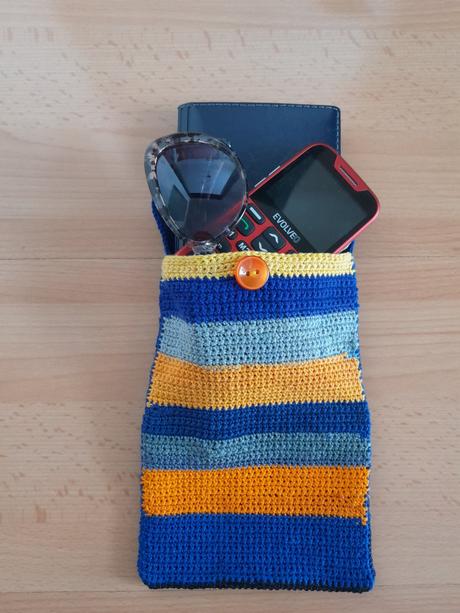 Ručně háčkované pouzdro/kabelka,