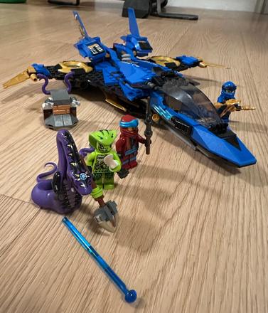 Lego ninjago jayův bouřkový štit 70668,