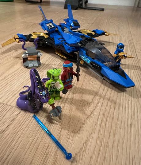 Lego ninjago jayův bouřkový štit 70668, 