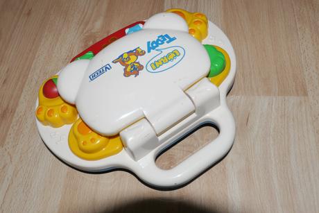 Nemecky mluvici hracka se zrcatkem od vtech,