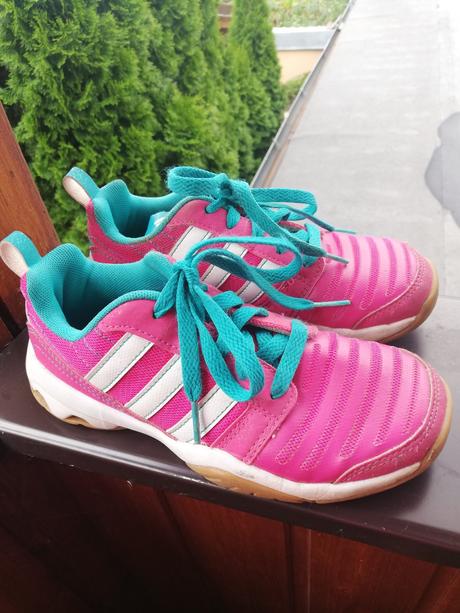 Tenisky sálovky zn. adidas vel. 32., adidas,32
