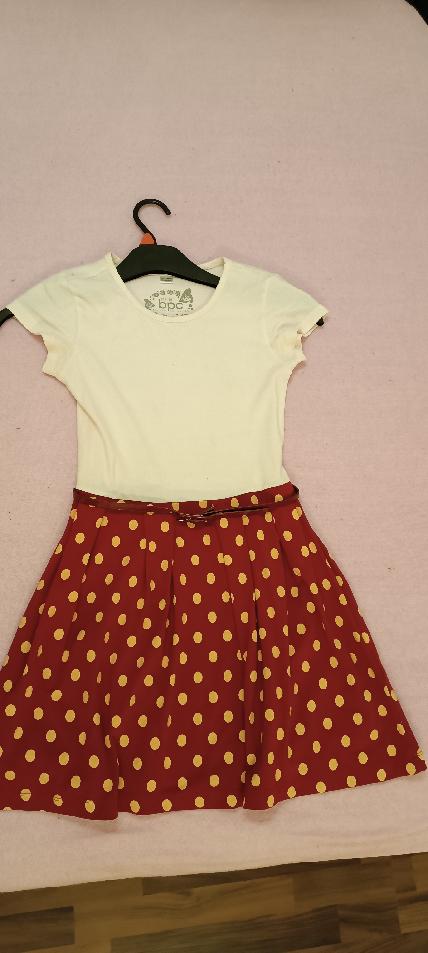 Šaty s puntíkatou sukní a páskem, bonprix,128