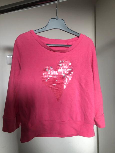 Růžová mikina se srdcem, 92