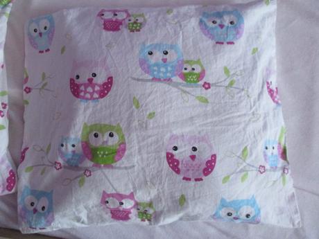 Šitý oboustranný kapsář k posteli + 2 polštářky, šířka (cm): 50,délka (cm): 190