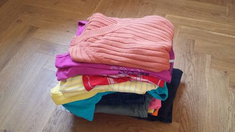 Dámské rifle, šaty, sukně, tuniky a tílka vel. s/m, s