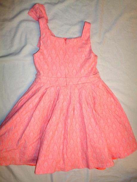 Luxusní společenské šaty, 134