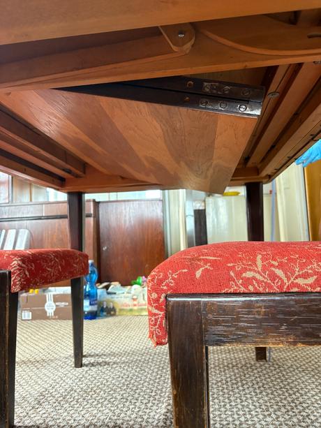 Halabala stul rozkladaci tmavé hnede drevo, 