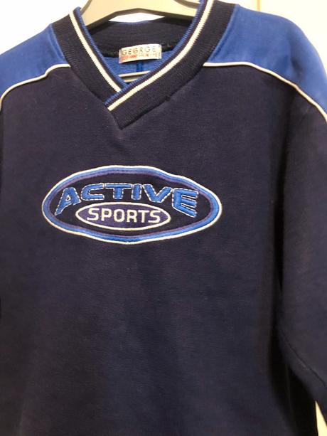 Modrá sportovní mikina, 104