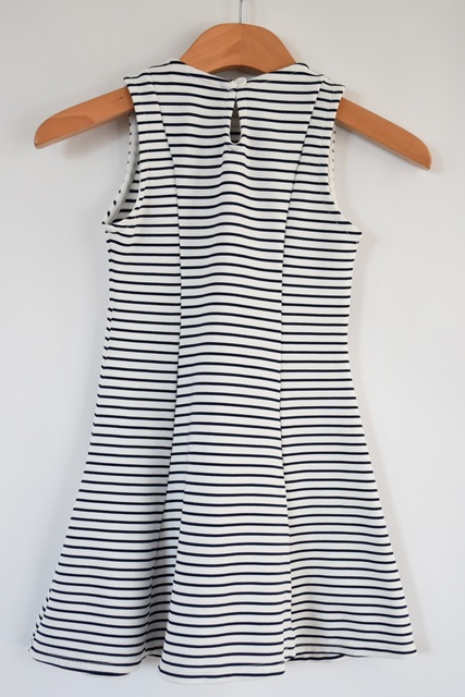 Šaty vel. 6 - 7 let, young dimension,122