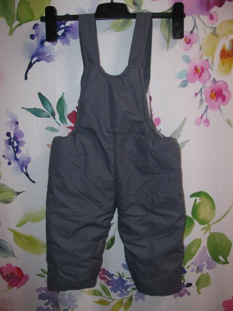 Tmavě šedé oteplovačky, 92