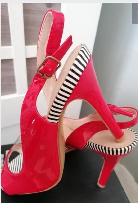 Červené sandálky, 36