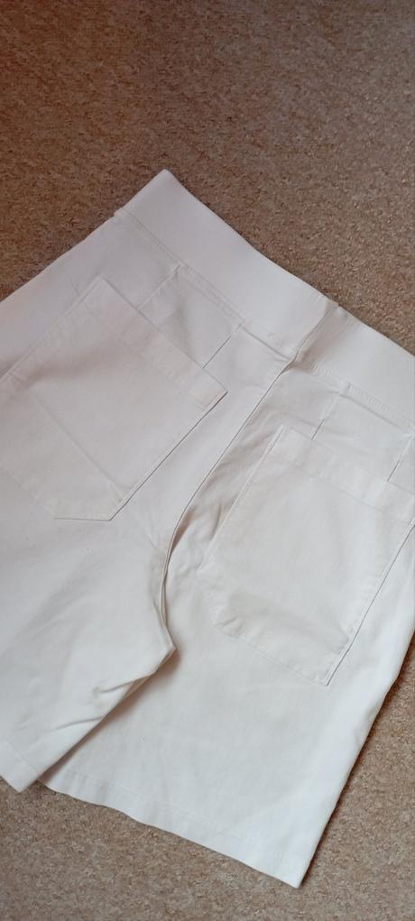 Bílé šortky vel."m", m