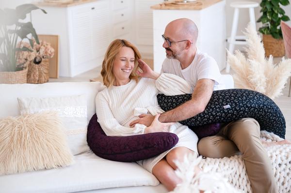 Jak vybrat nejlepší multifunkční polštář pro těhotné a kojicí maminky?