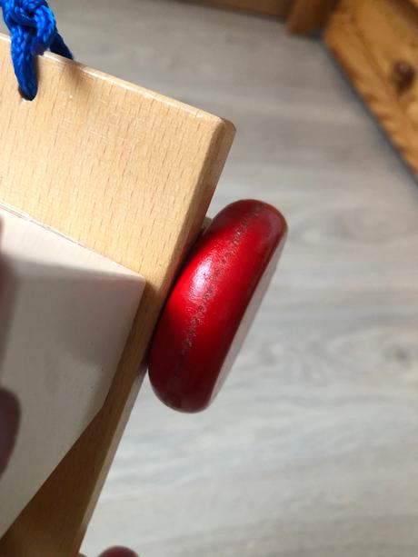 Tahací dřevěná melodická myška,