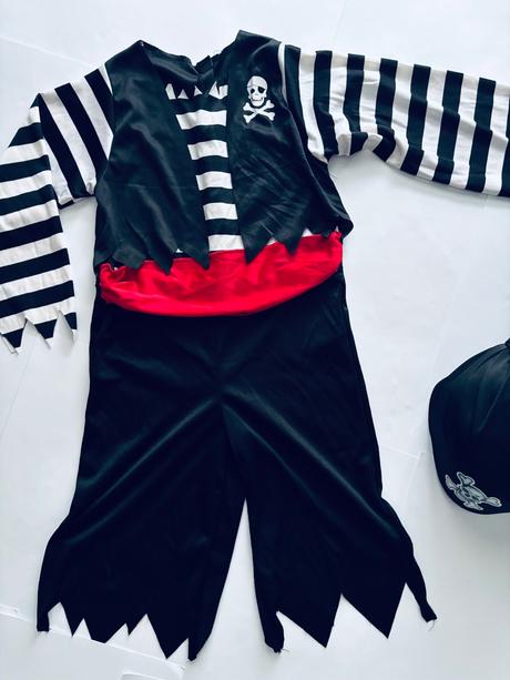 An27/ kostým pirát - v.cca 5/6 let,