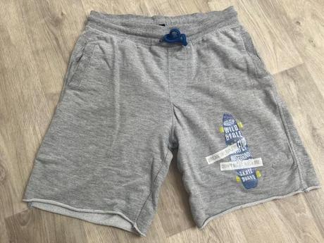 Kraťasy 134/140, 134