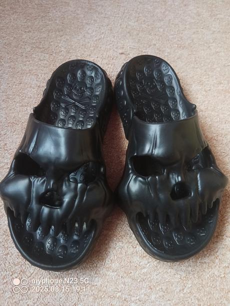 Pantofle "lebka" vel."40/41" ženy i muži, 41