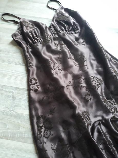 Spoločenské šaty, l