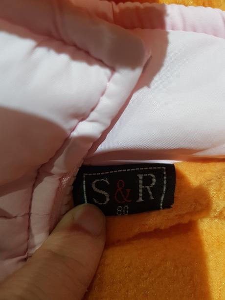 Teplejší dívčí vesta, 80