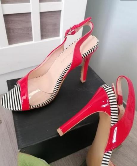 Červené sandálky, 36