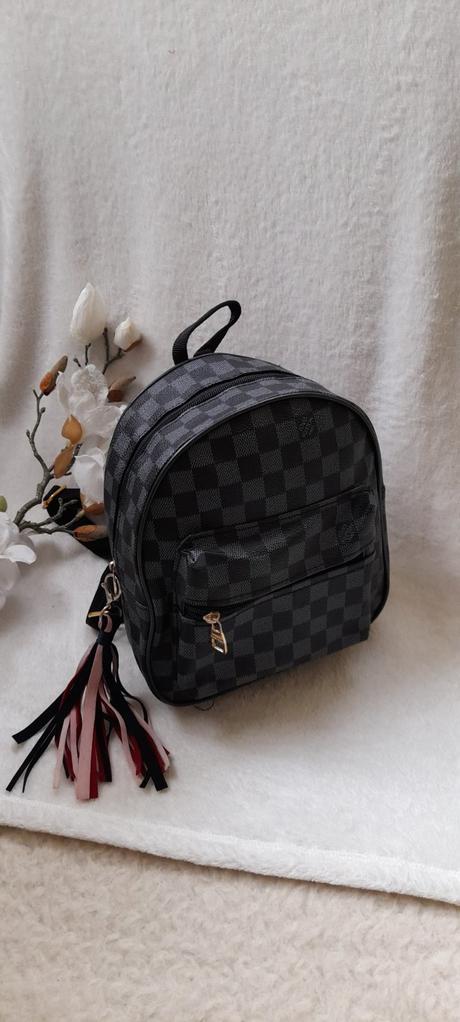 Černo-šedý stylový mini batůžek,