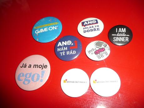 Placky kolečka připínací 8 ks, 