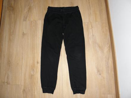 Černé tepláky zn. pepperts vel.146/152, pepperts,146