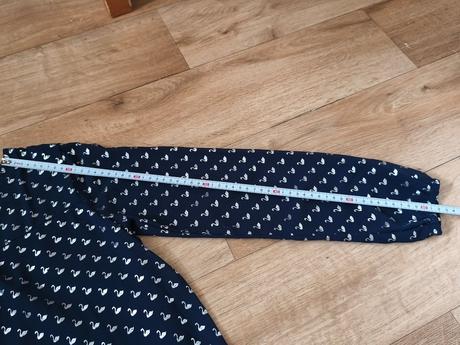 Halenka s labutěmi, yigga,146