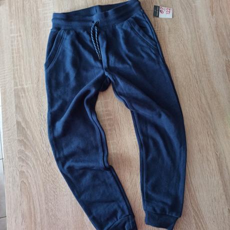 Chlapecké tepláky, primark,122