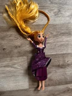 Princezna locika z pohádky na vlásku,