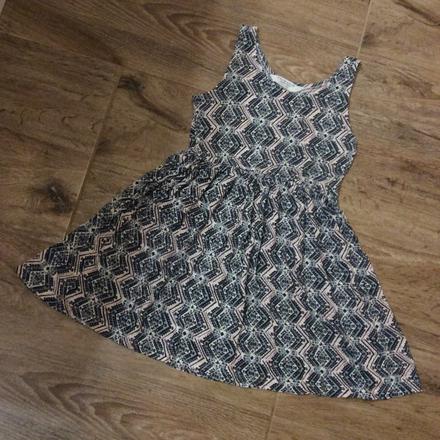 Lehoučké letní šaty, primark,128