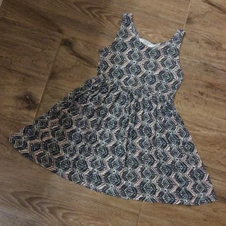 Lehoučké letní šaty, primark,128