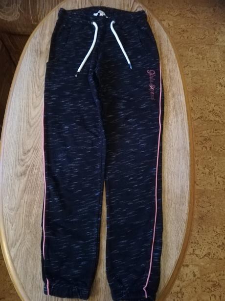 Tepláky dívčí vel. 140., 140