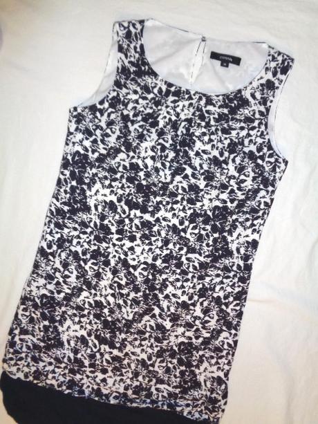 Luxusní černobílé květované šaty comma, 34