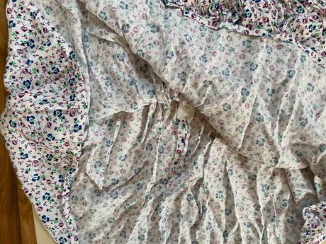 Šaty s drobnými kvítky, vel neuvedena, dcera měla, 134