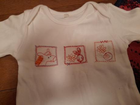 Malé tričko bílé s výšivkami, 56